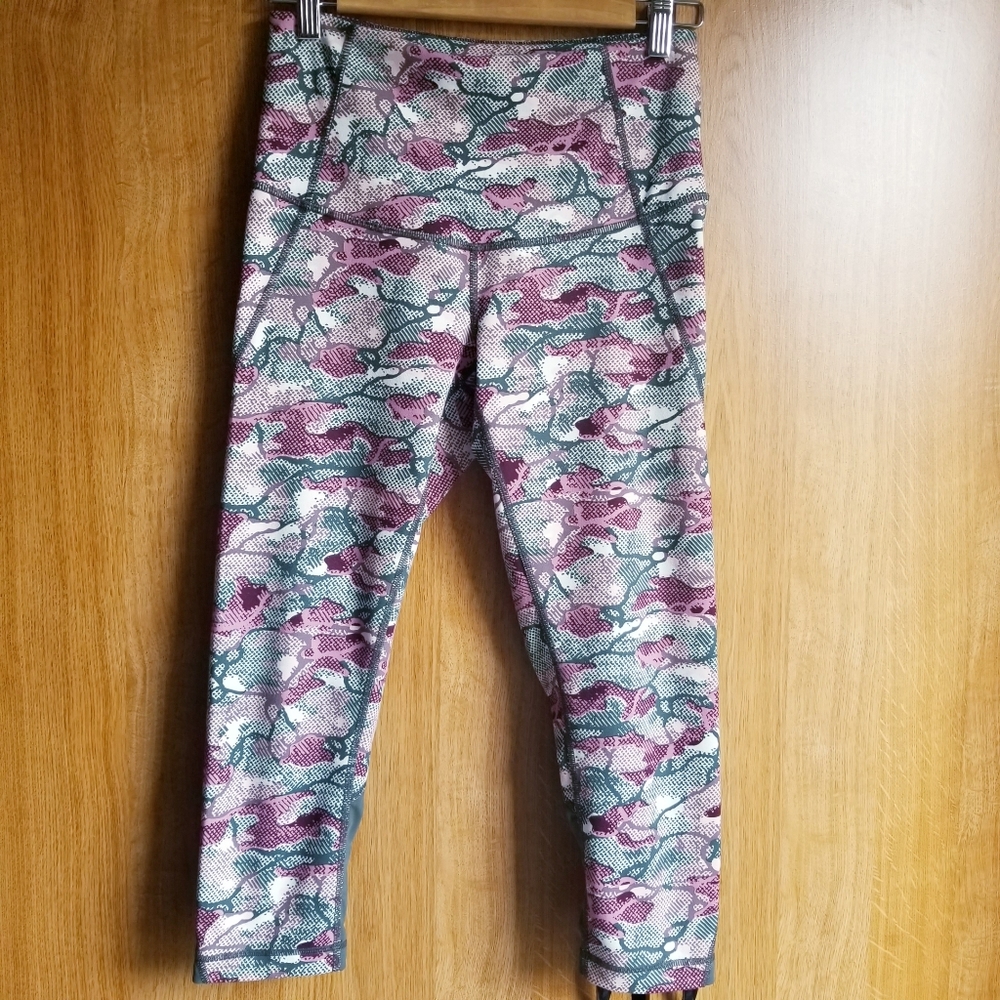 Zella Pink Camo Cropped Workout Tights Sz S
